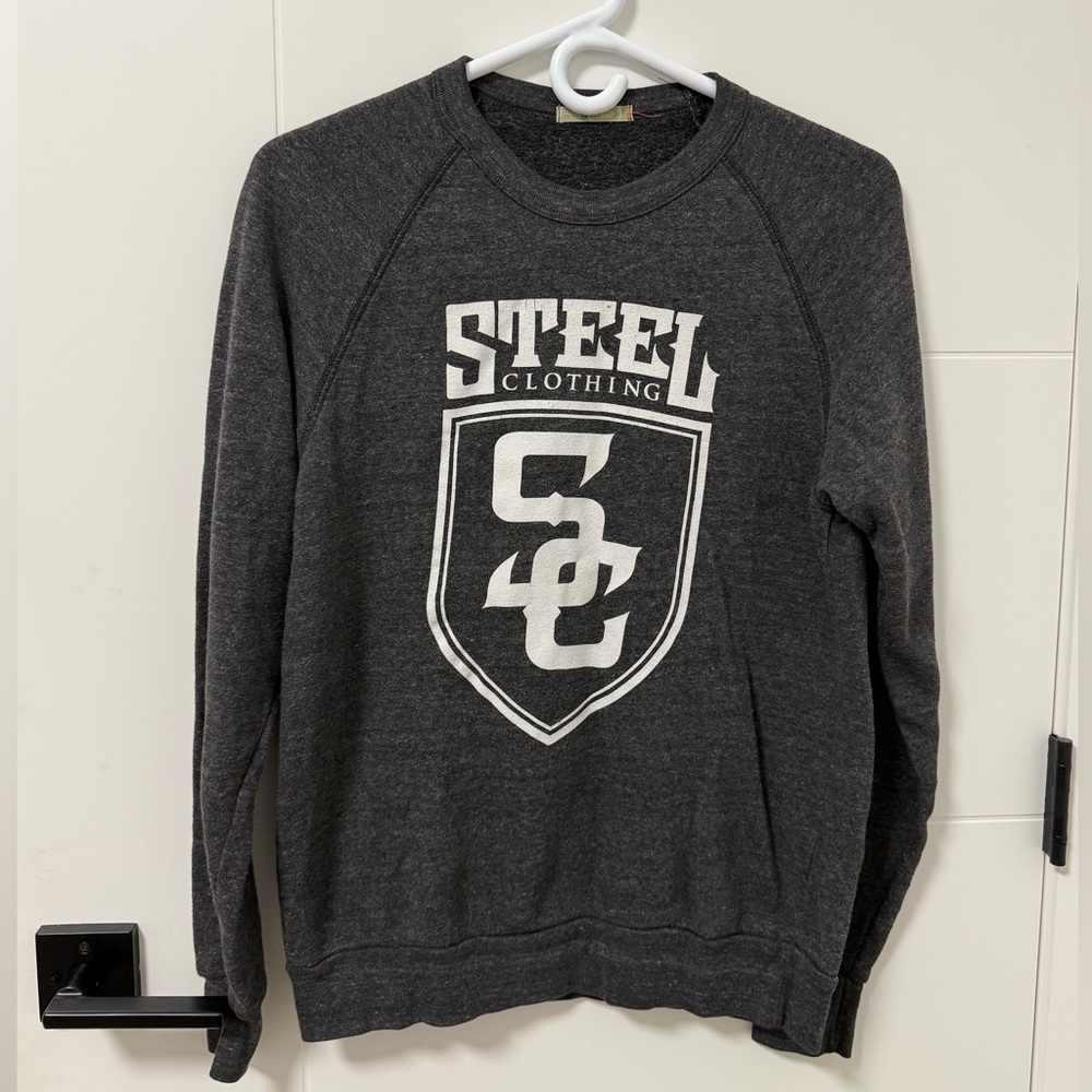 Ladies cozy heathered grey crewneck sweater